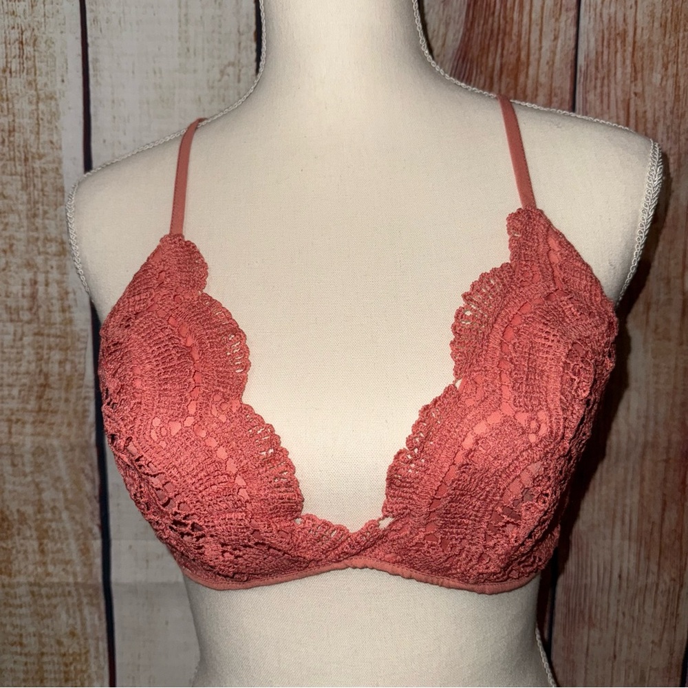 BKE Boutique Crochet Bralette Size Medium Terra Cotta